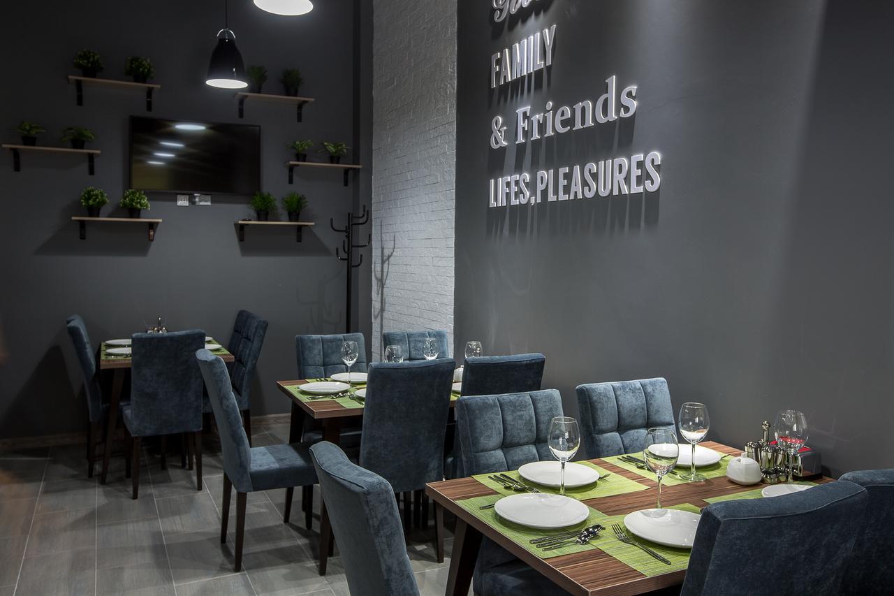 אסטנה Maxx Inn מראה חיצוני תמונה